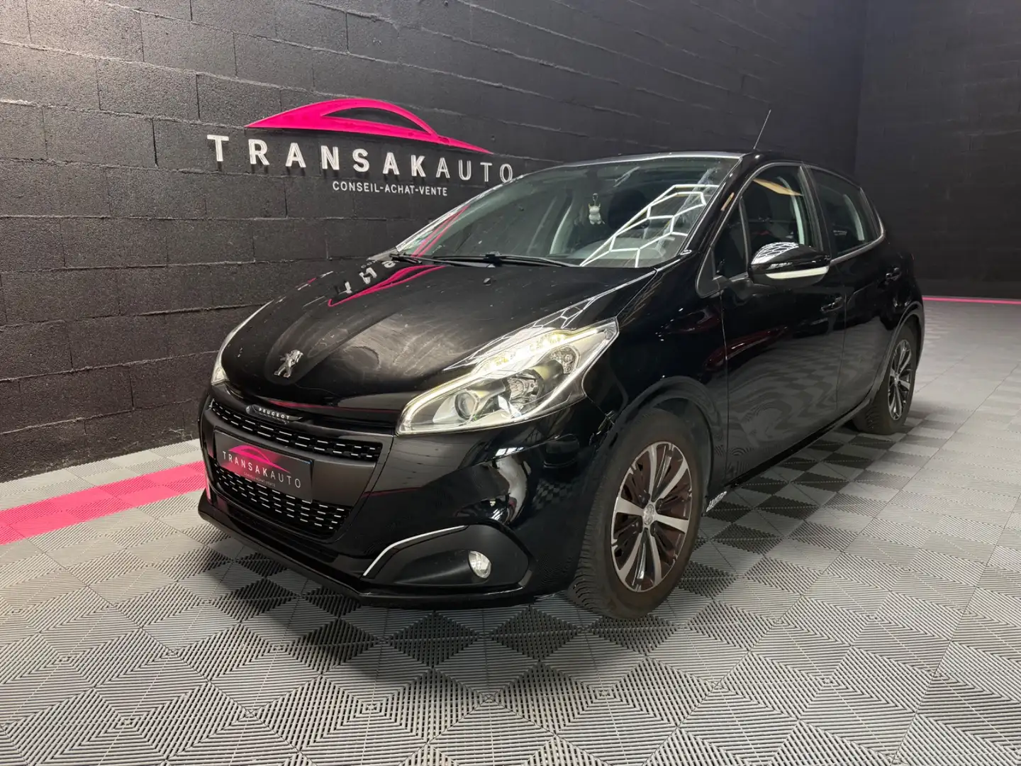 Peugeot 208 Allure Noir - 1