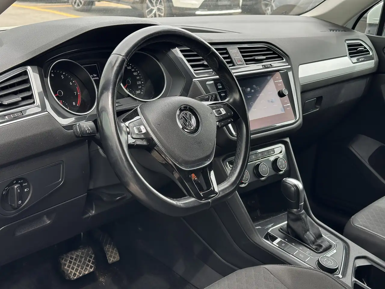 Volkswagen Tiguan снимка Volkswagen Tiguan
