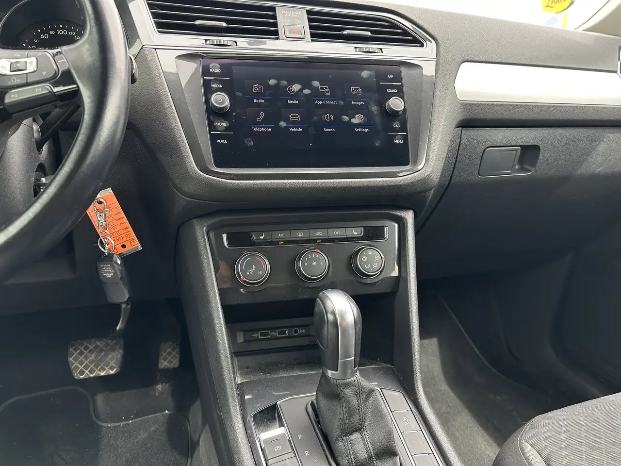 Volkswagen Tiguan снимка Volkswagen Tiguan