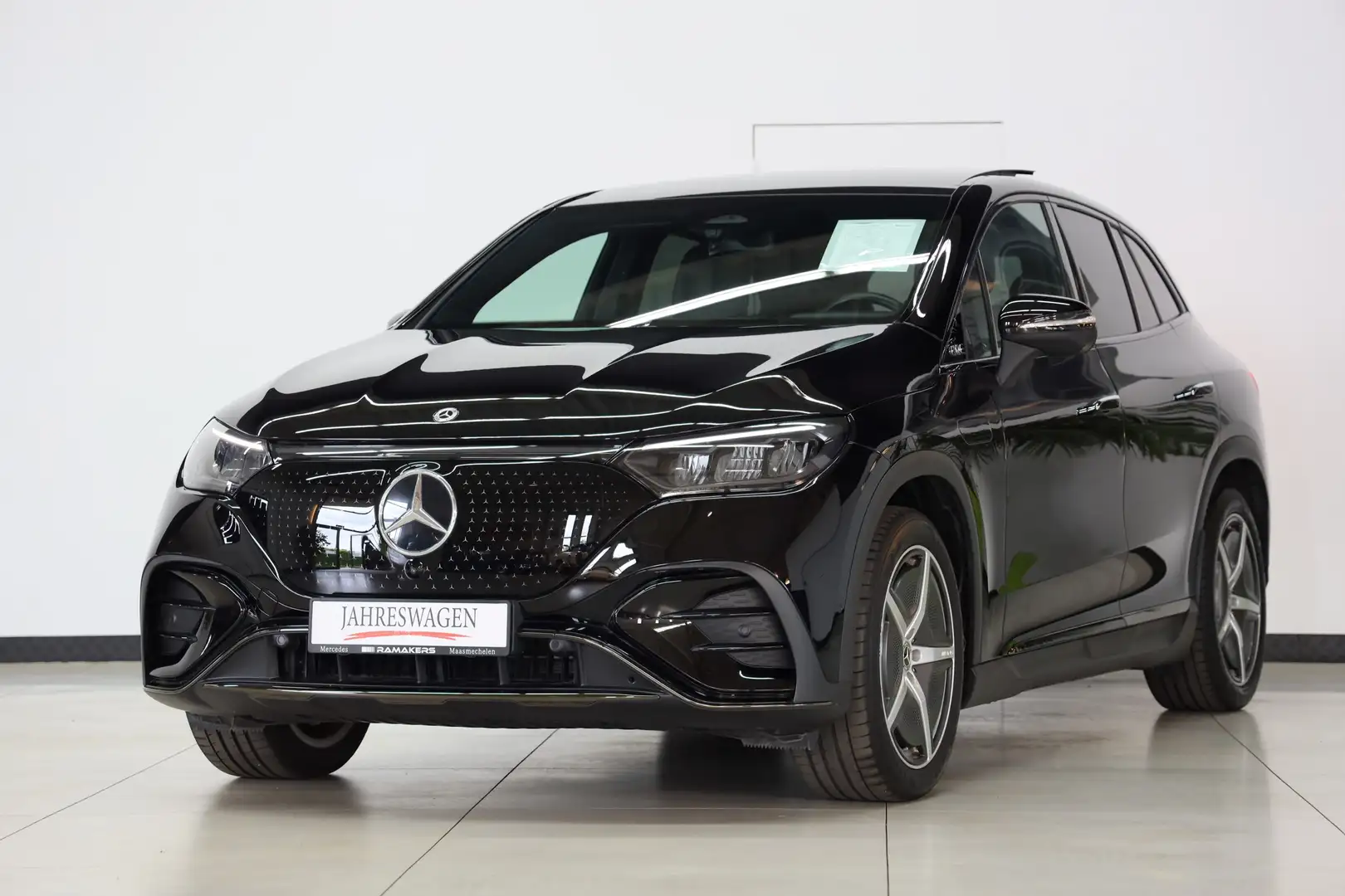 Mercedes-Benz EQE SUV 300 AMG Line PANORAMA Distronic 360°cam 22kW Zwart - 1