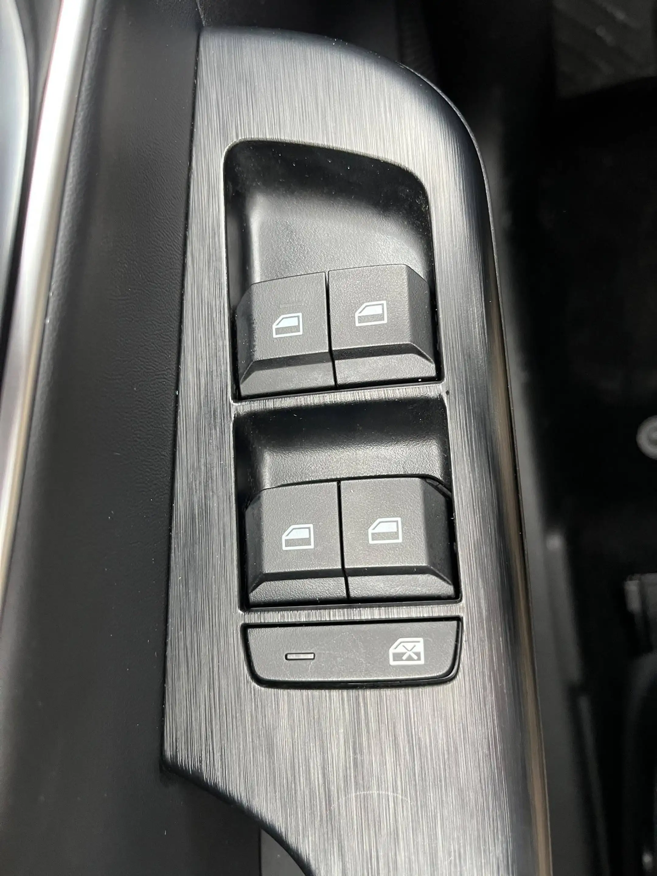 MG ZS hybrid+ luxury — photo 10