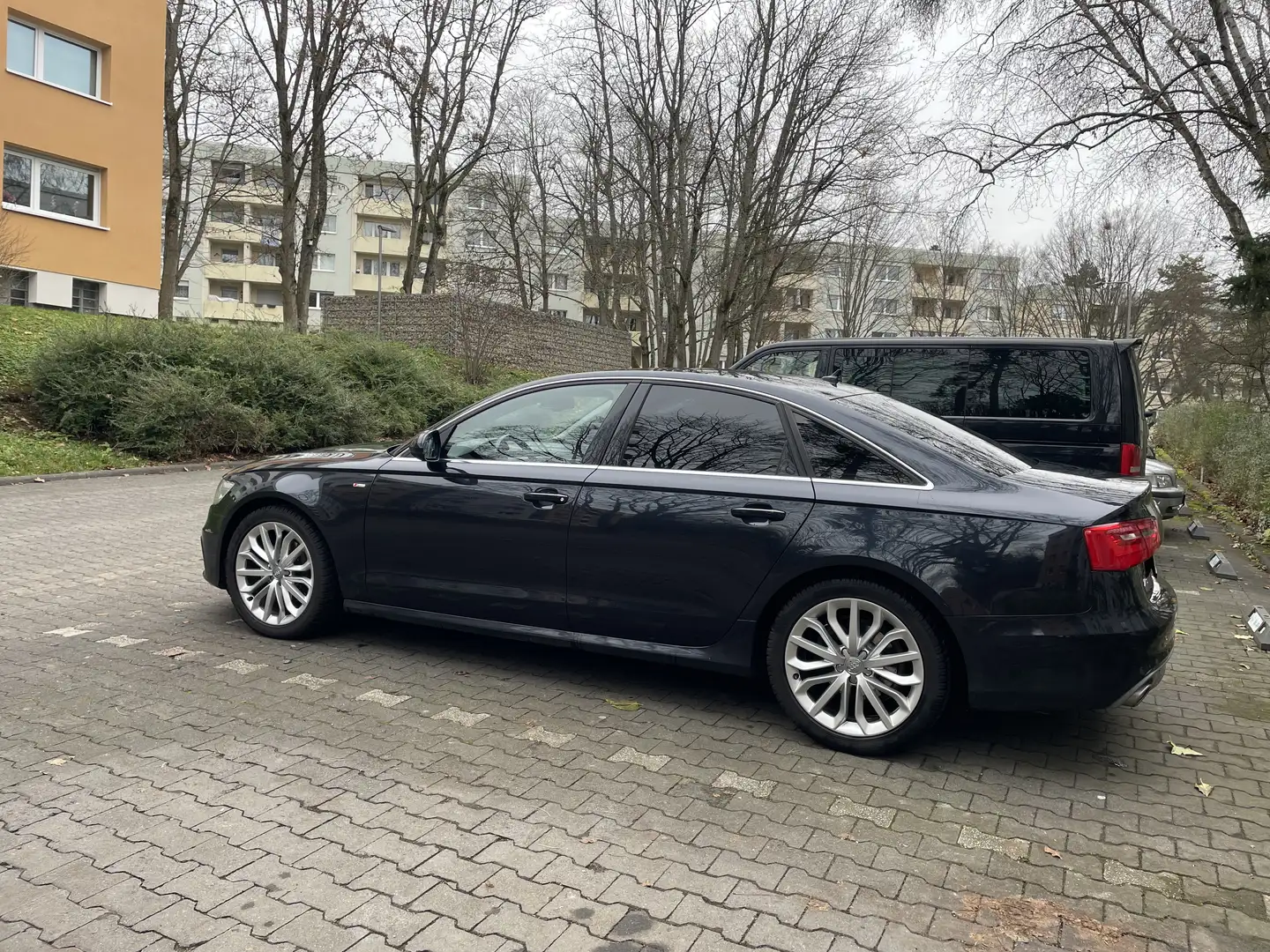 Audi A6 Avant 3.0 TDI DPF multitronic sport selection Schwarz - 1