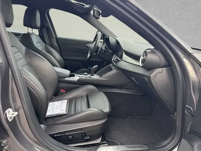 Alfa Romeo Giulia view 6