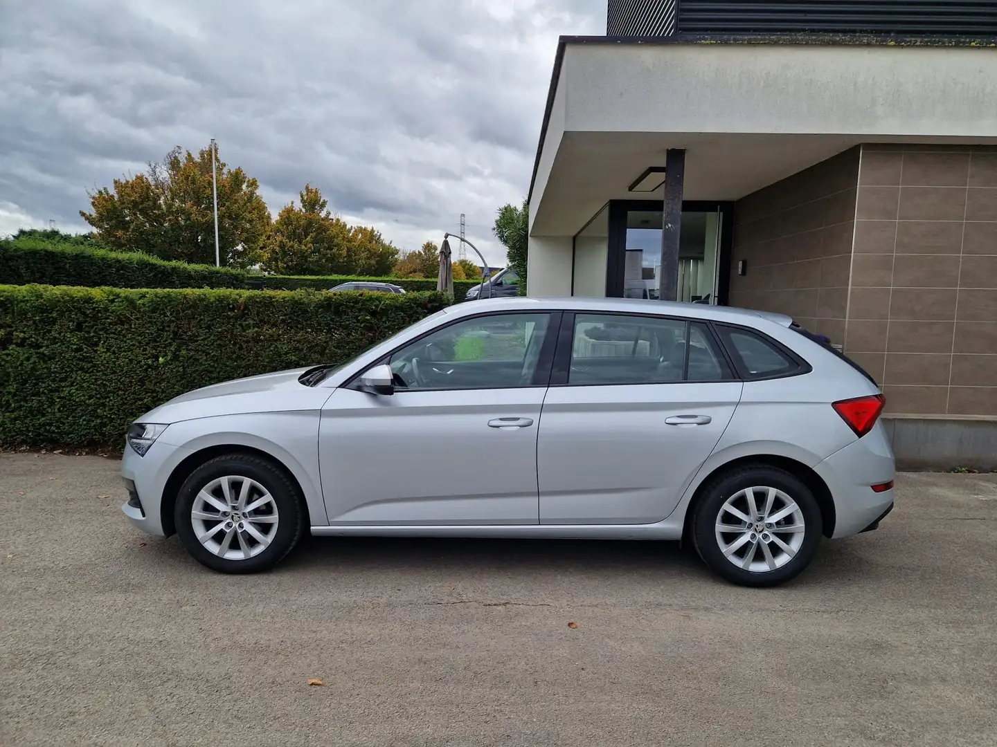 Skoda Scala 1.0 TSI Ambition DSG Carplay, dig cockpit, ... Argent - 2