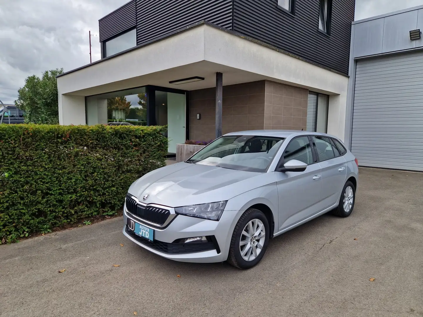 Skoda Scala 1.0 TSI Ambition DSG Carplay, dig cockpit, ... Argent - 1