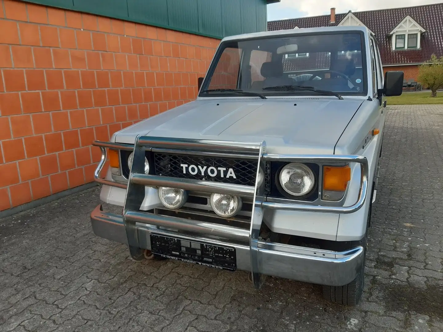 Toyota Land Cruiser LJ 70 - 2,4 TD - sehr gesund Silber - 2