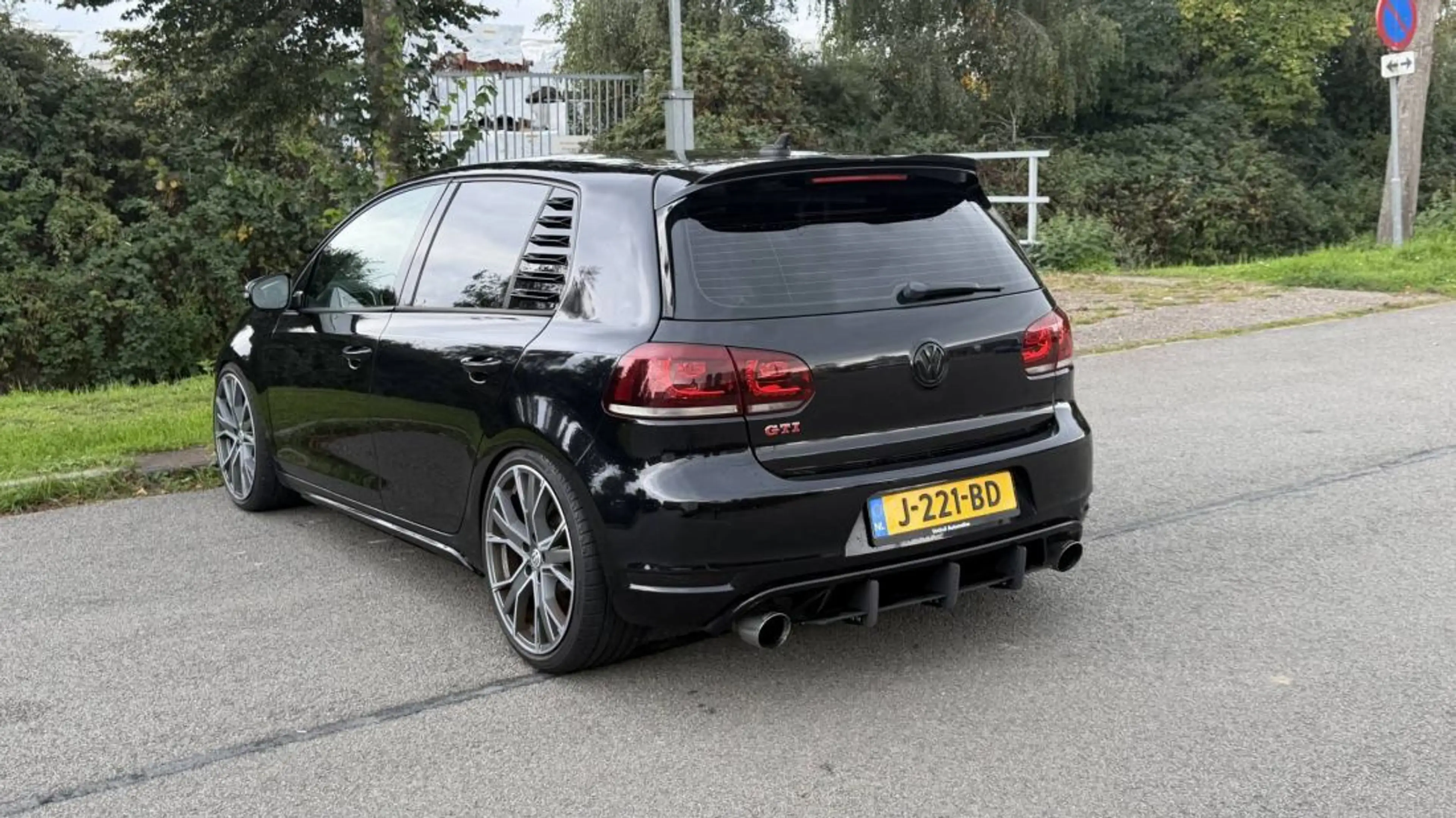 Volkswagen Golf GTI 2.0 — photo 8