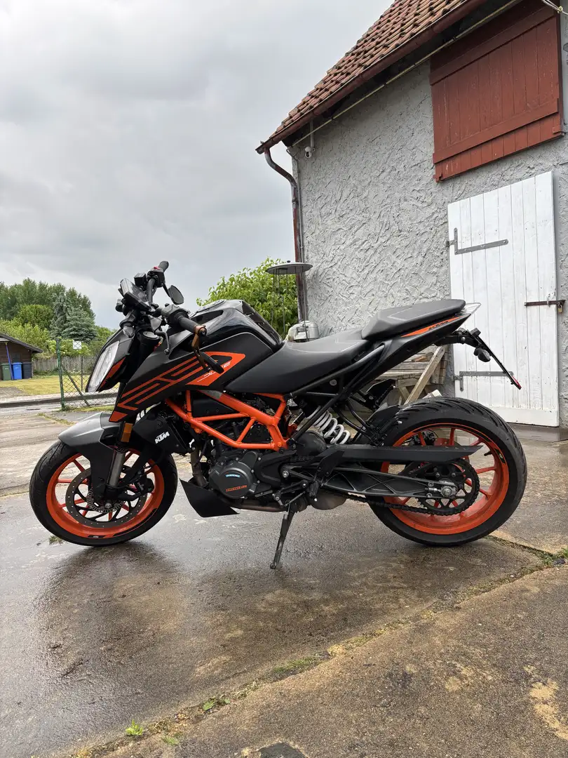 KTM 125 Duke Kurzes Heck, Kurze Spiegel, uvm. Schwarz - 1