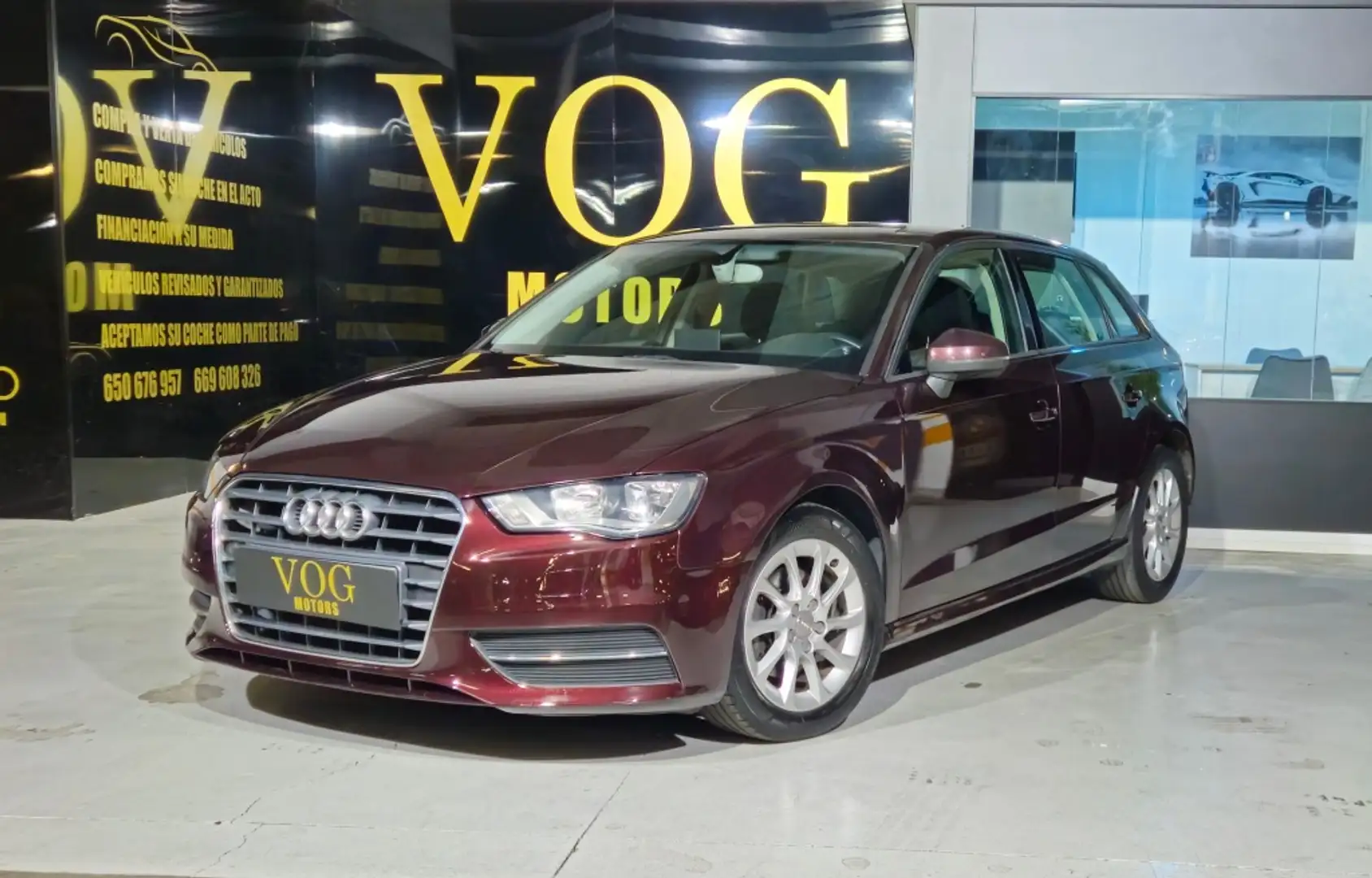 Audi A3 Sportback 1.6TDI CD Attracted Mauve - 1