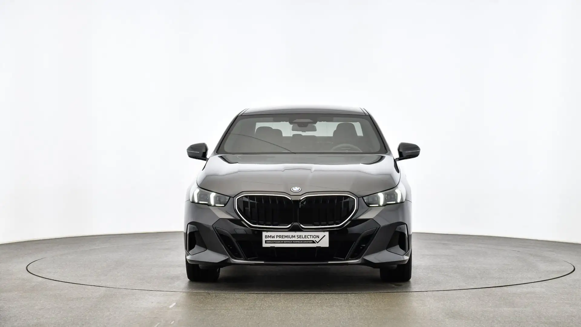 BMW 550 e xDrive * M-Sportpaket Pro * Panoramadach * AHK Grau - 2