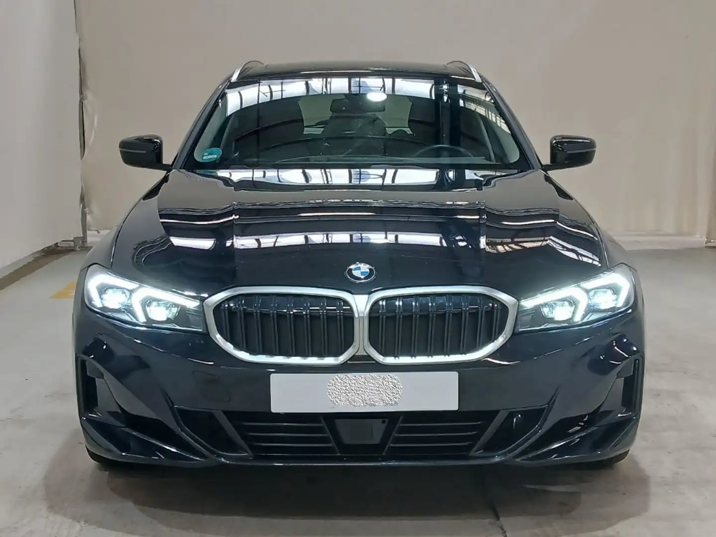 BMW 320 d xD Pano*STHZG*AHK*Kamera*ACC*Leder*LED Noir - 1