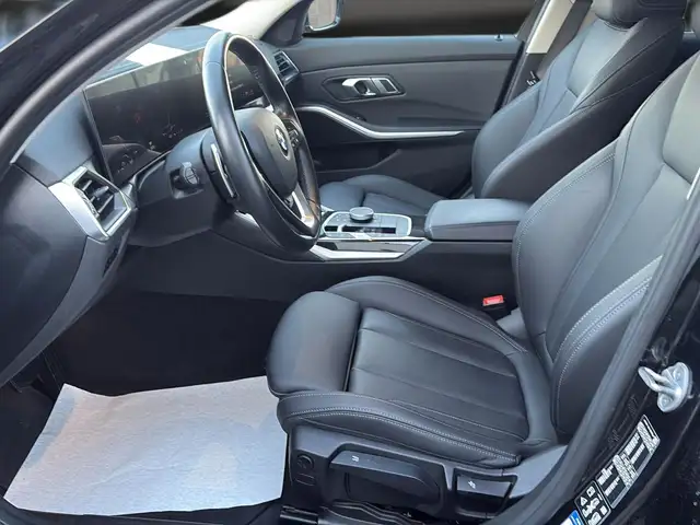 BMW 3 Series view 12