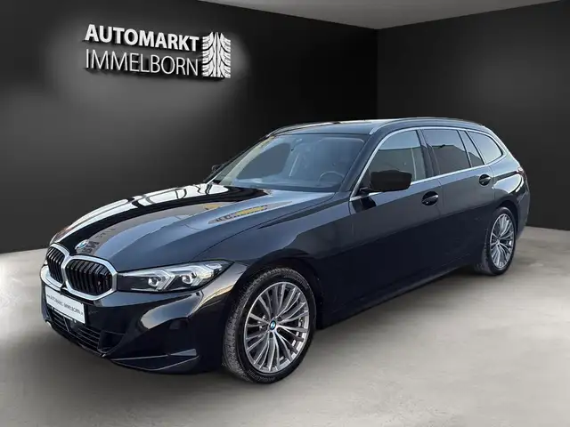 BMW 3 Series view 4