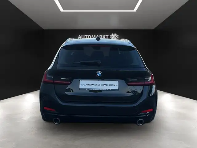 BMW 3 Series view 10