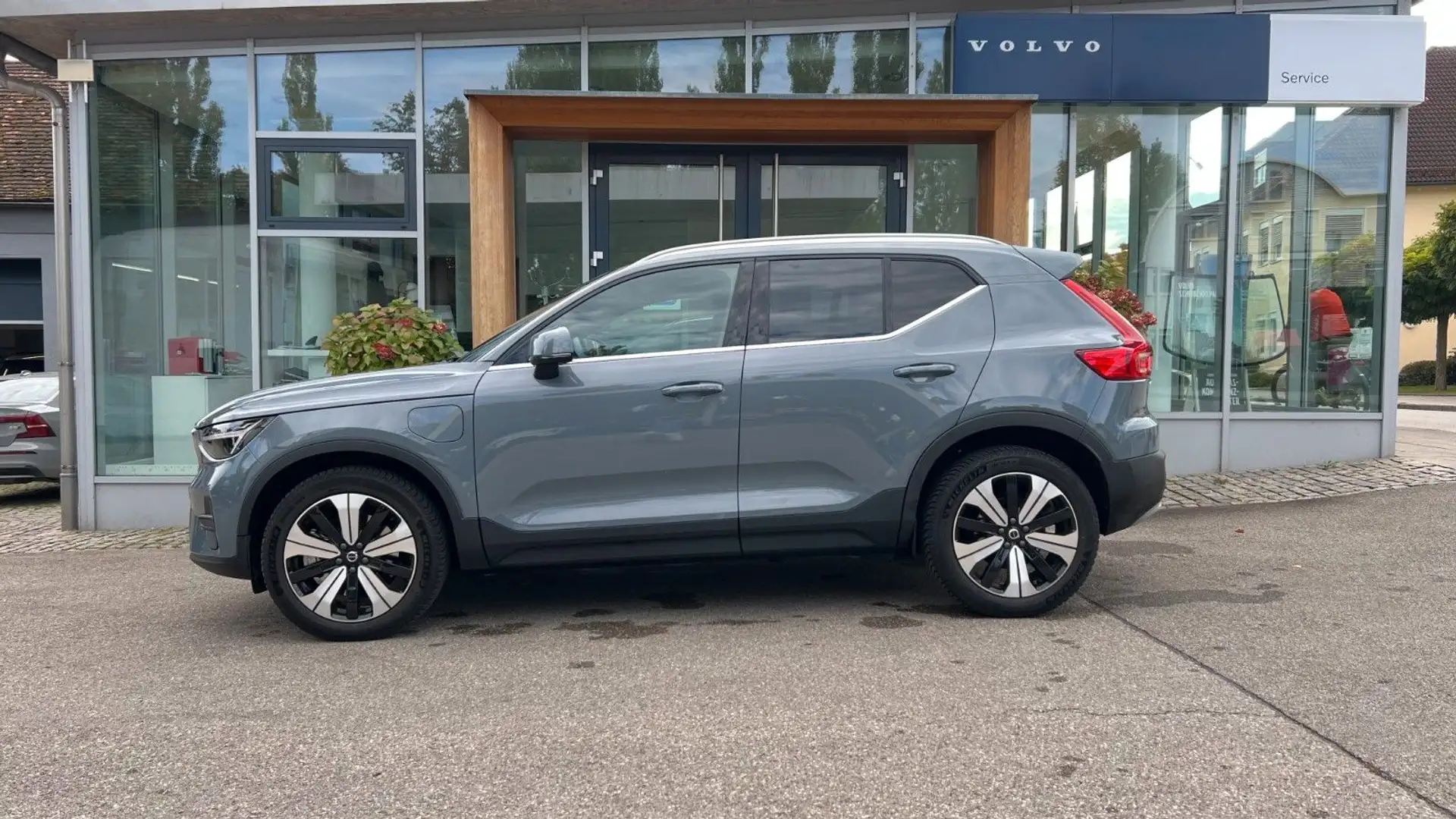 Volvo XC40 Recharge T5 Plus Bright Plug-In/Allwetter Grau - 2