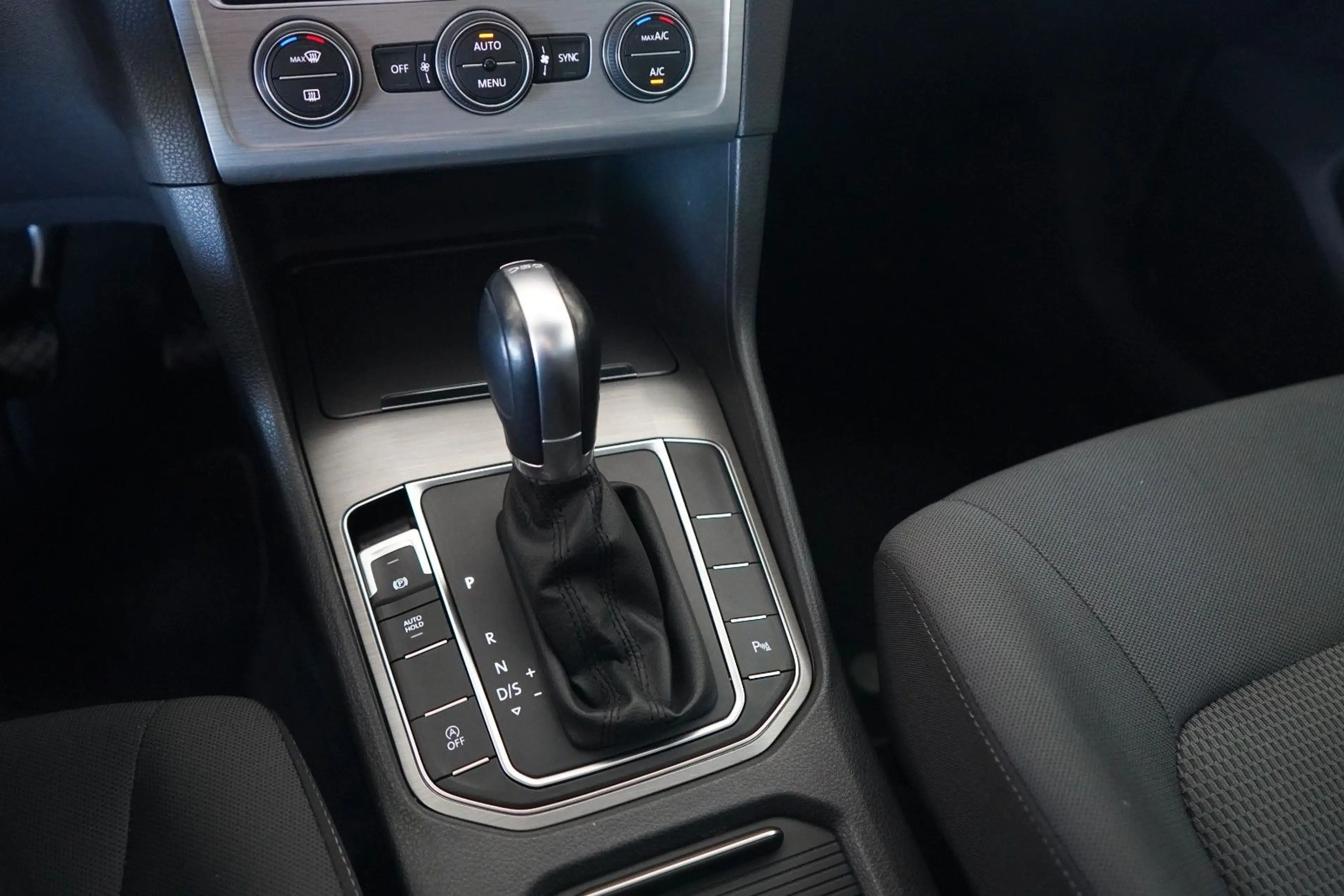 Volkswagen Golf Sportsvan VII BMT AUTOMATIK / NAVI — photo 14