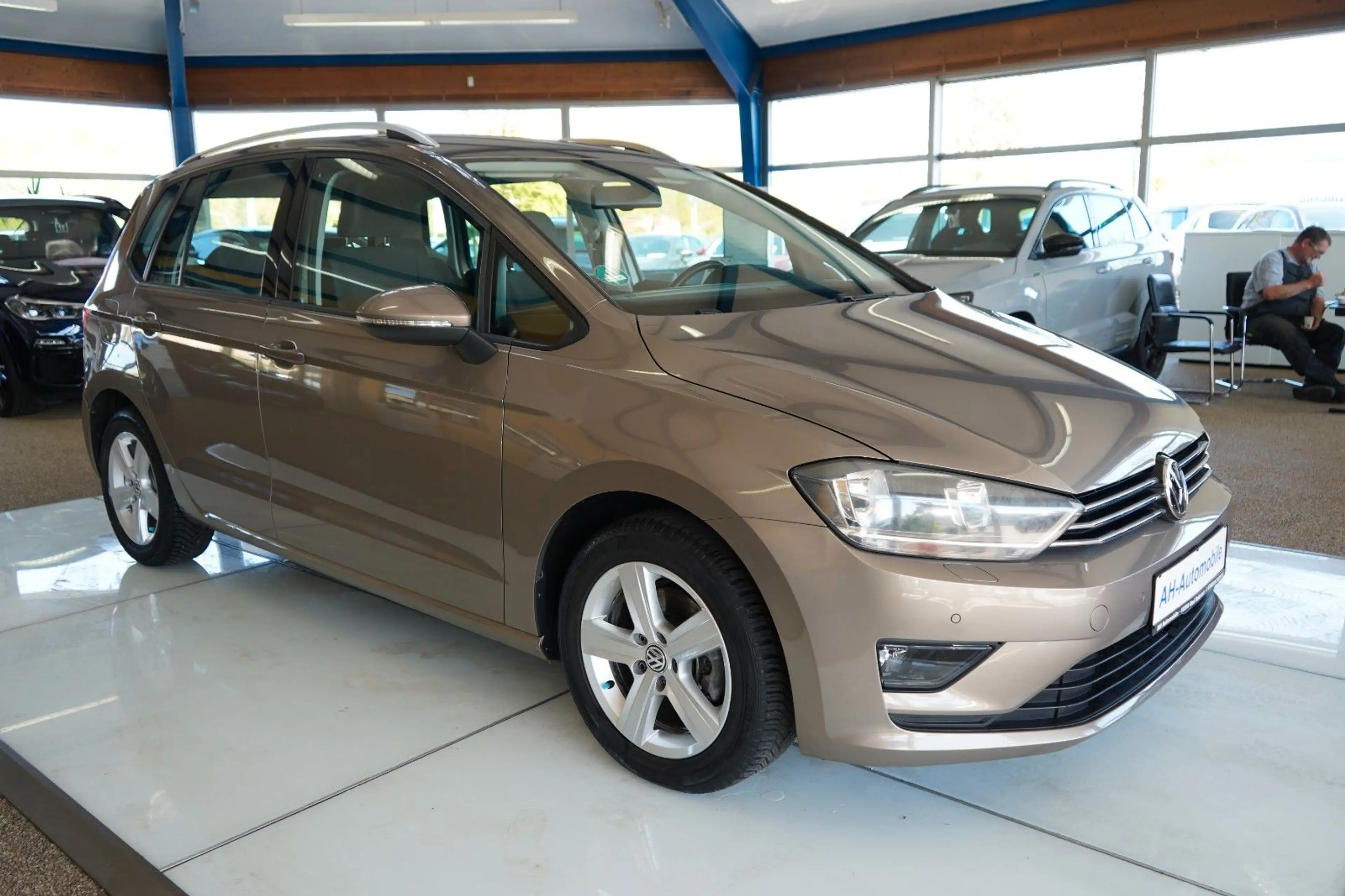 Volkswagen Golf Sportsvan VII BMT AUTOMATIK / NAVI — photo 2