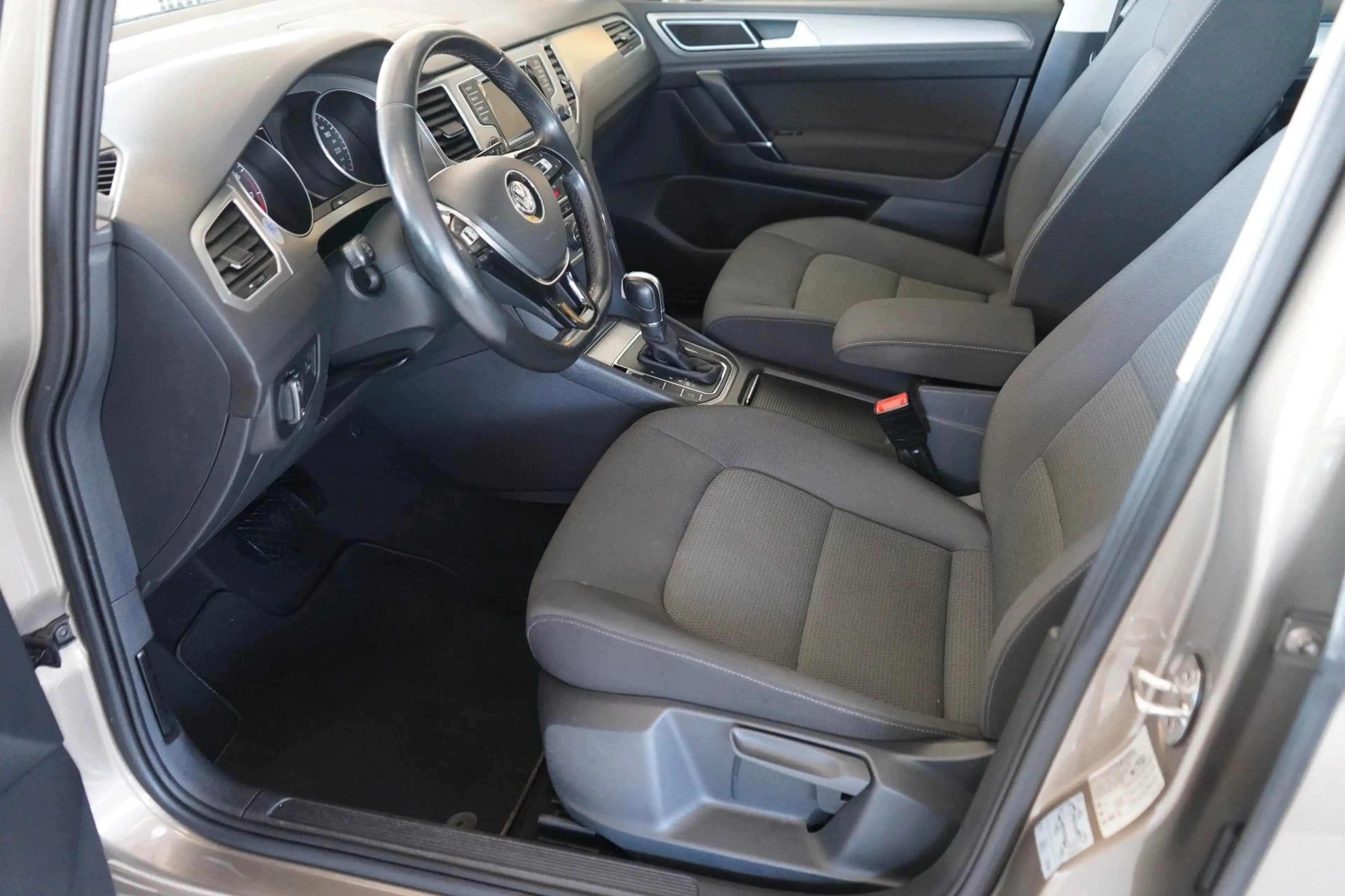 Volkswagen Golf Sportsvan VII BMT AUTOMATIK / NAVI — photo 10