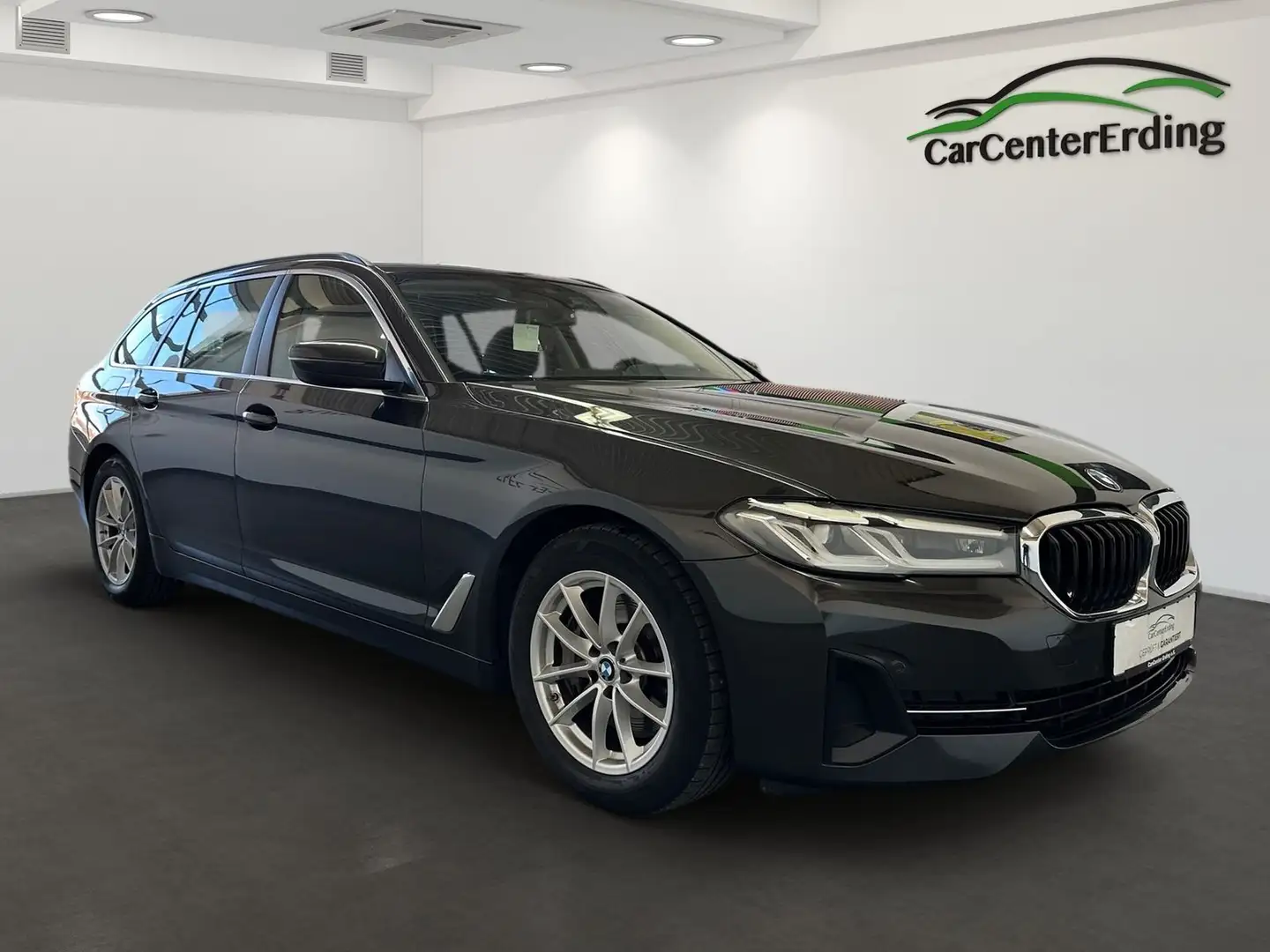 BMW 540 dTouring xDrive*A.LED*Navi*Kamera*Leder*HiFi Grau - 2