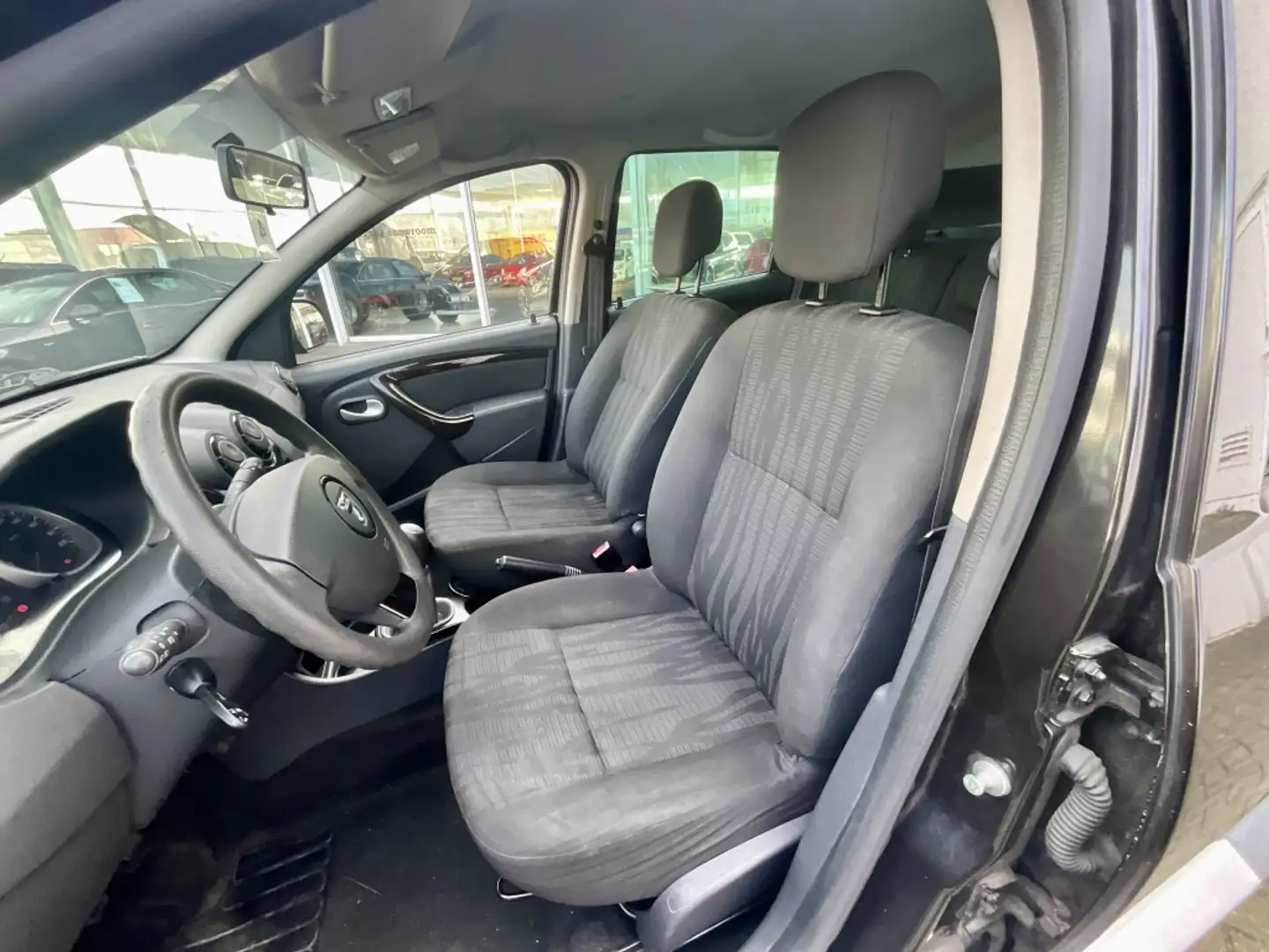 Dacia Duster 1.6 Lauréate 2wd Cruise Airco Trekhaak PDC Nero - 2