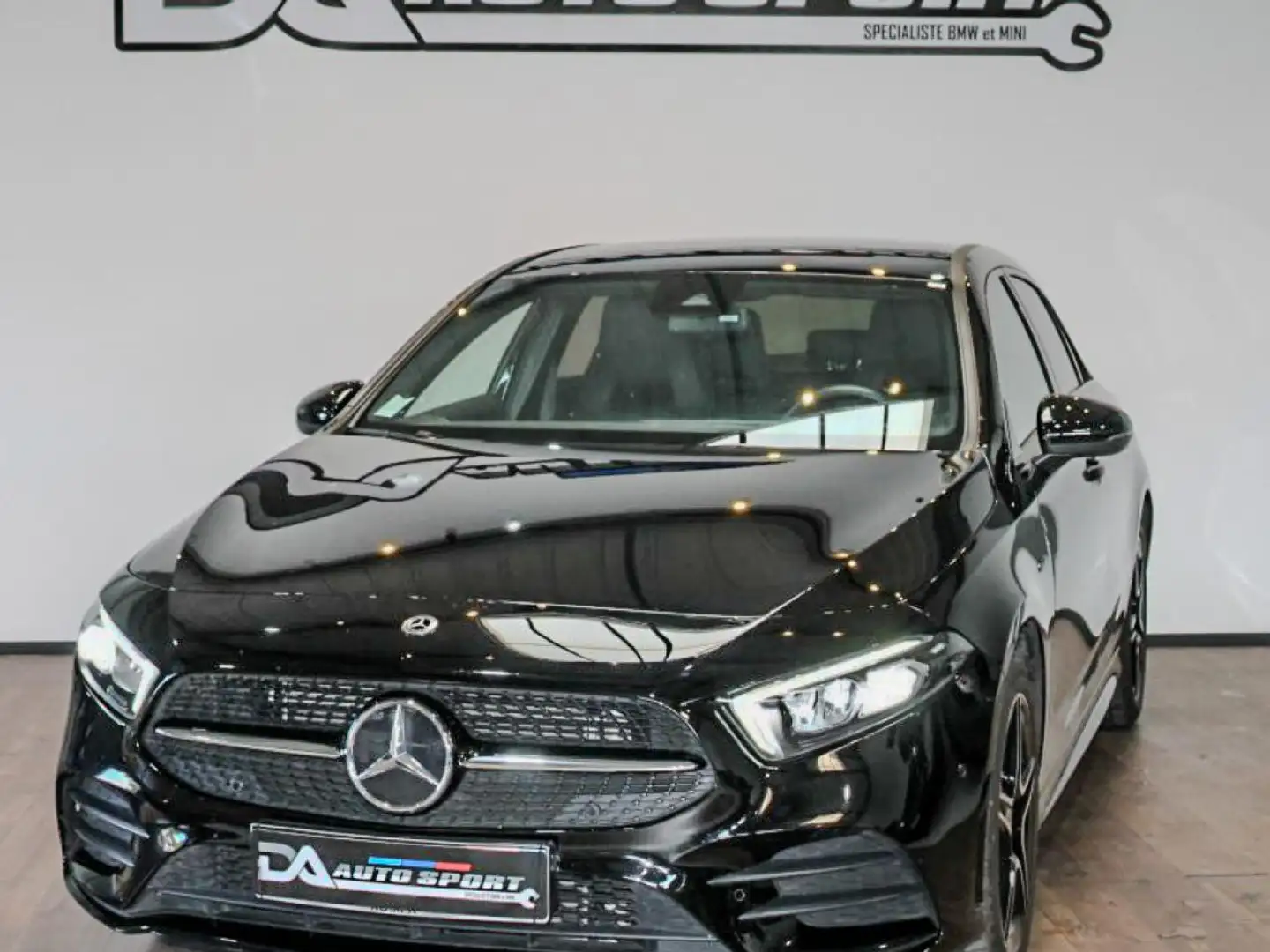 Mercedes-Benz CL A 250 e - BV 8G-DCT  BERLINE 5P - BM 177 AMG Line  Noir - 1