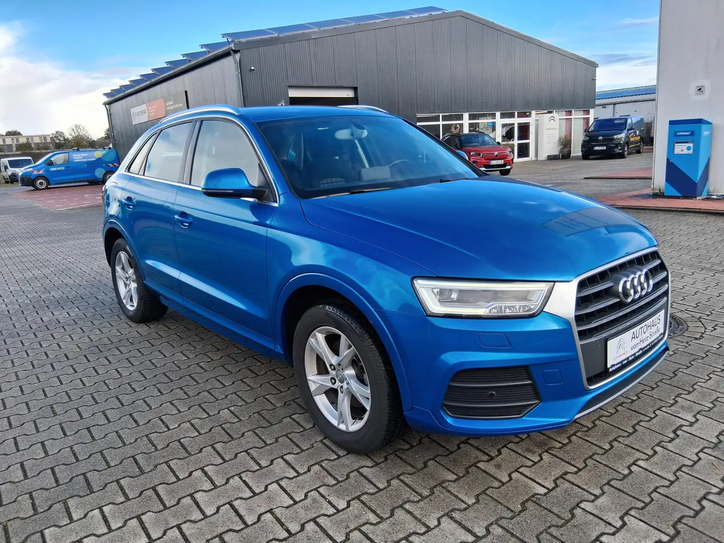 Audi Q3 1.4 16V TFSI SPORT Blau - 2
