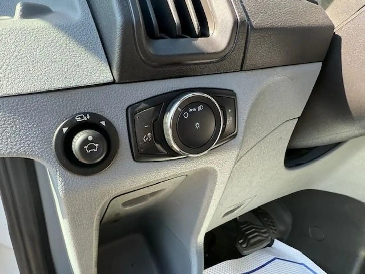 Ford Transit снимка Ford Transit