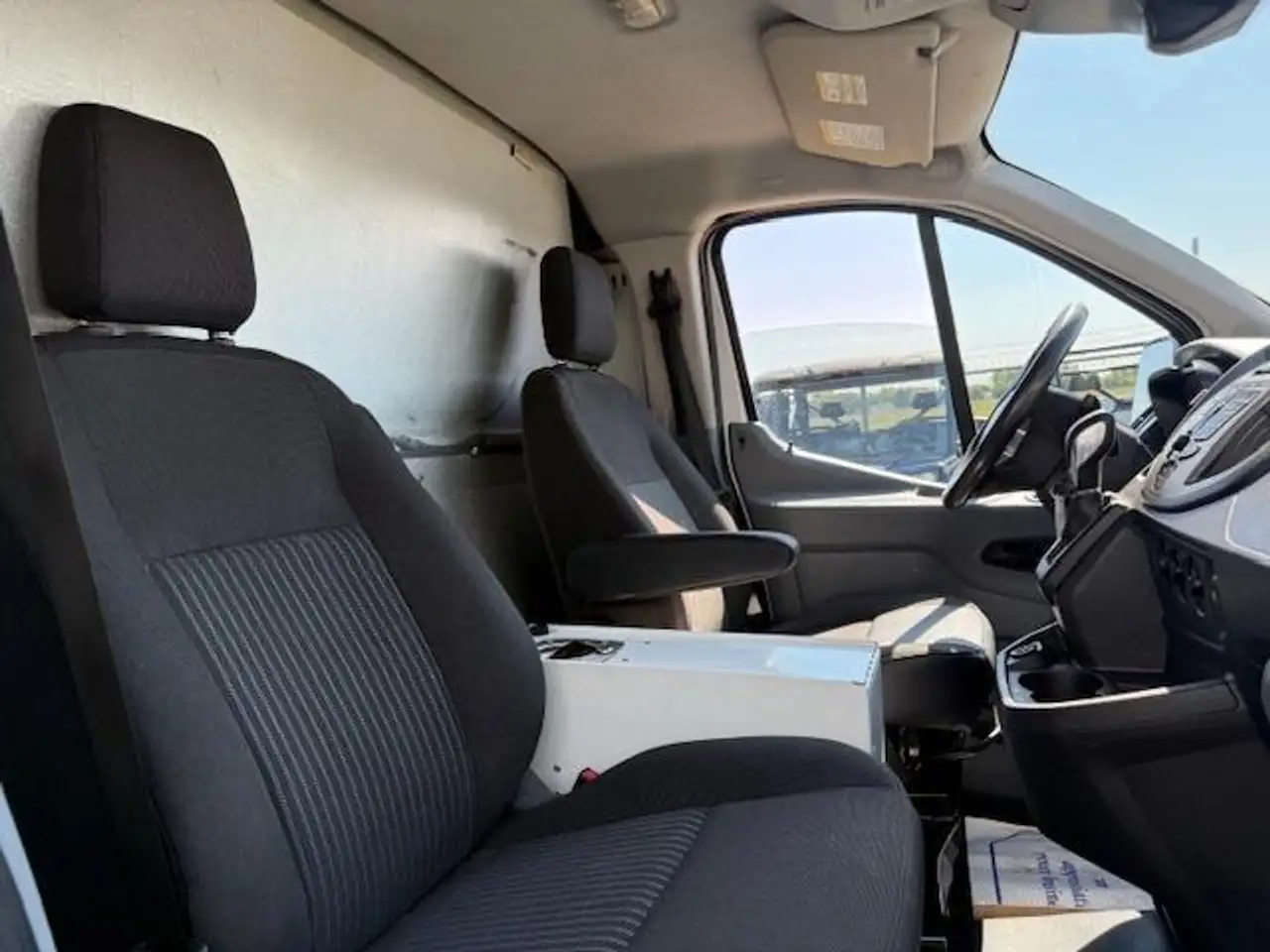 Ford Transit снимка Ford Transit