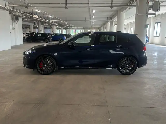 BMW 1 Series view 3