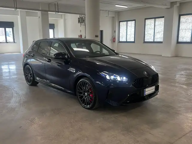 BMW 1 Series view 8
