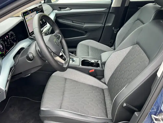 Volkswagen Golf view 3
