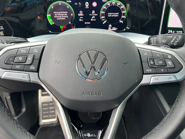 Volkswagen Golf view 11