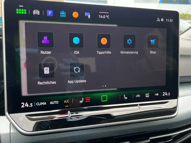 Volkswagen Golf view 9