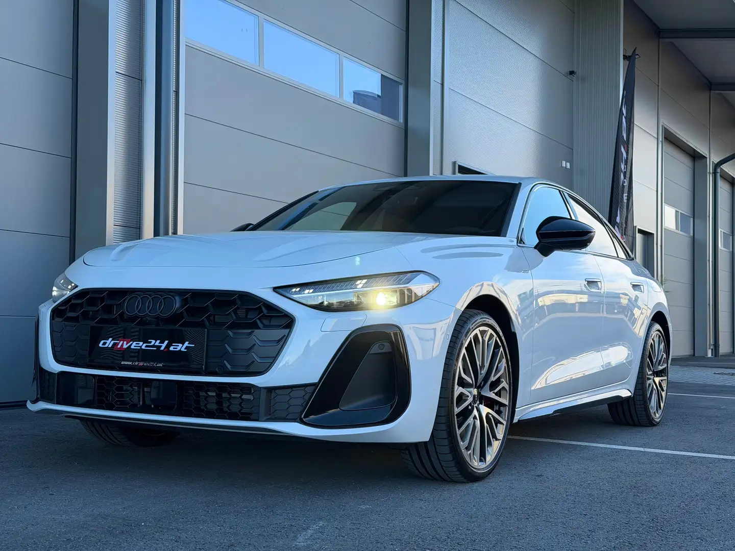 Audi A5 S-LINE A5 eHYBRID TECHPLUS AHK MATRIX DÄMPFERREGELUNG quattro 220kW Weiß - 2
