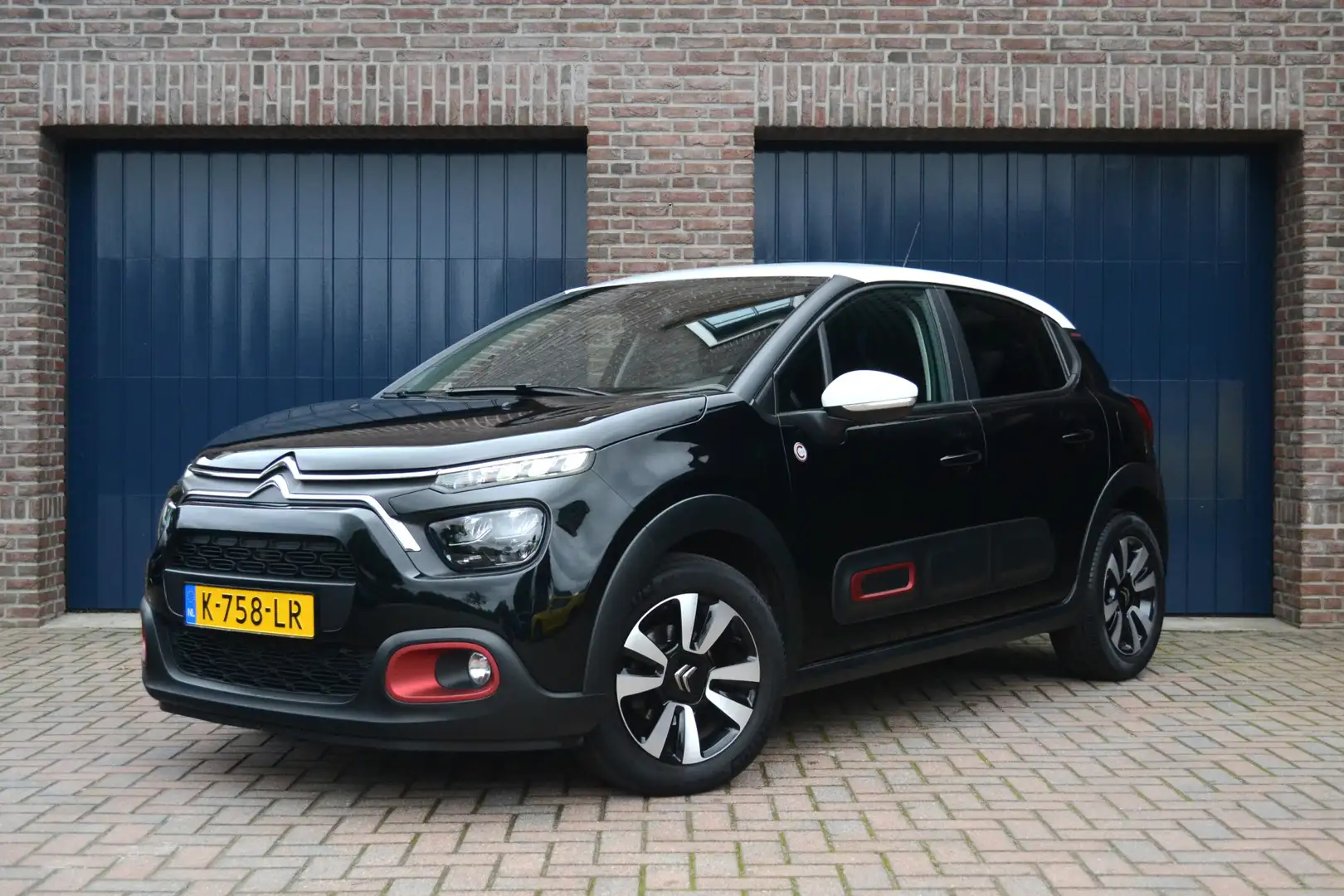 Citroen C3 1.2 PureTech 110pk C-Series | Lichtmetalen velgen Zwart - 1