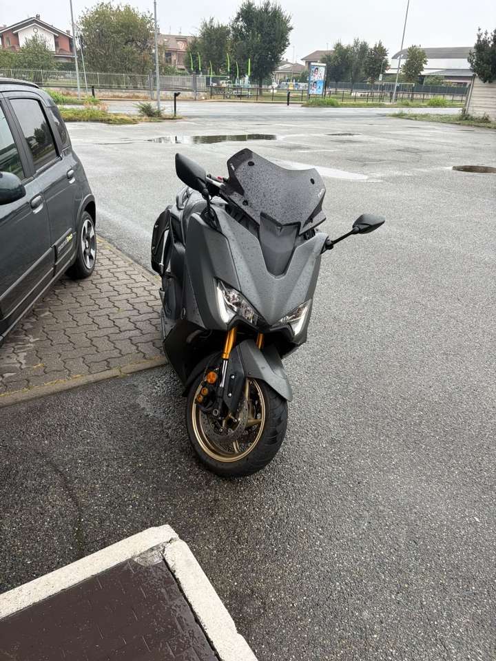 Yamaha TMAX 560 YAMAHA TMAX 560 TECH MAX KM 20000!!!
