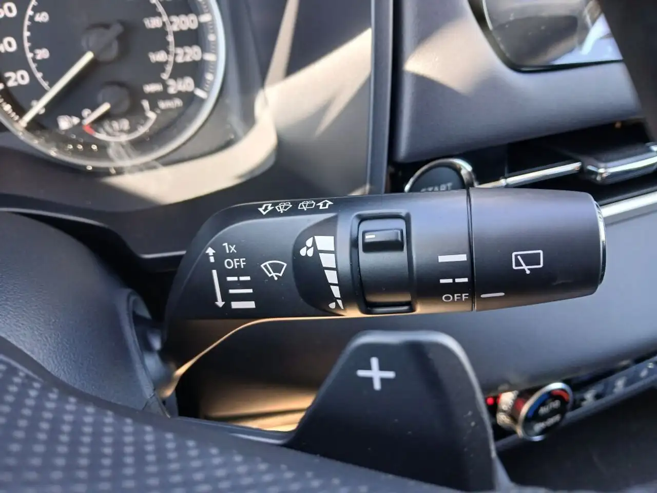 Mitsubishi Outlander снимка Mitsubishi Outlander