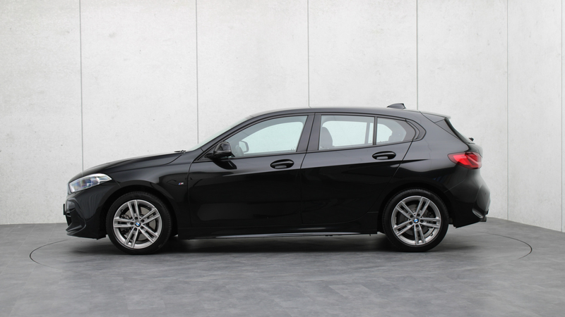 BMW 120 1-serie 120i Executive M-Sport | Live Cockpit Prof — photo 2