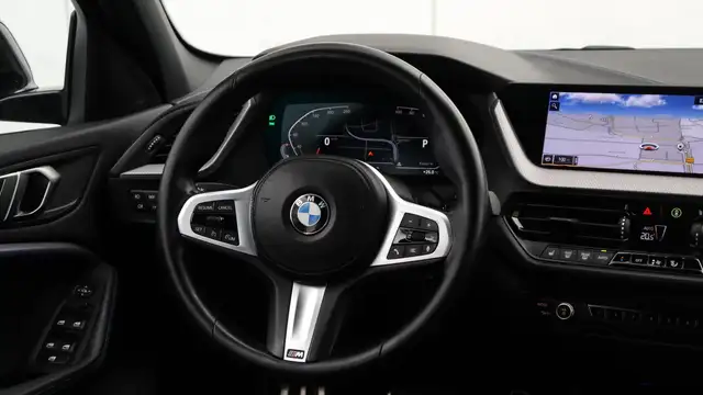 BMW 1 Series view 19