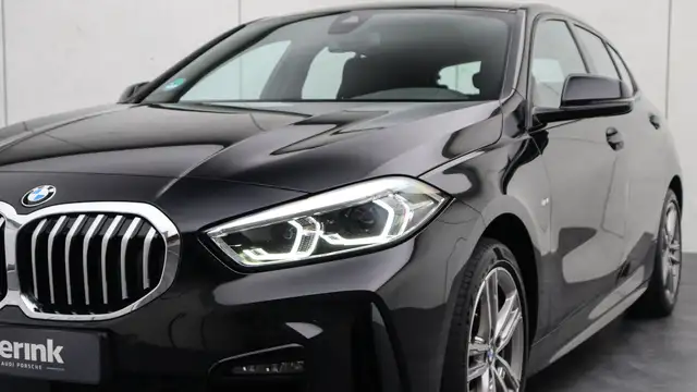 BMW 1 Series view 14
