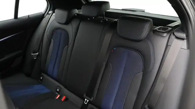 BMW 1 Series view 21