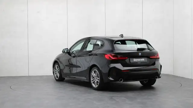 BMW 1 Series view 3