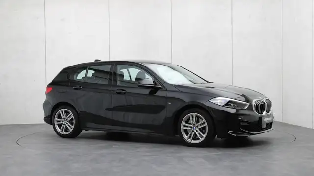BMW 1 Series view 28