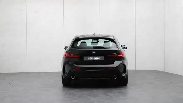 BMW 1 Series view 25