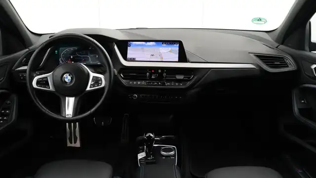 BMW 1 Series view 20