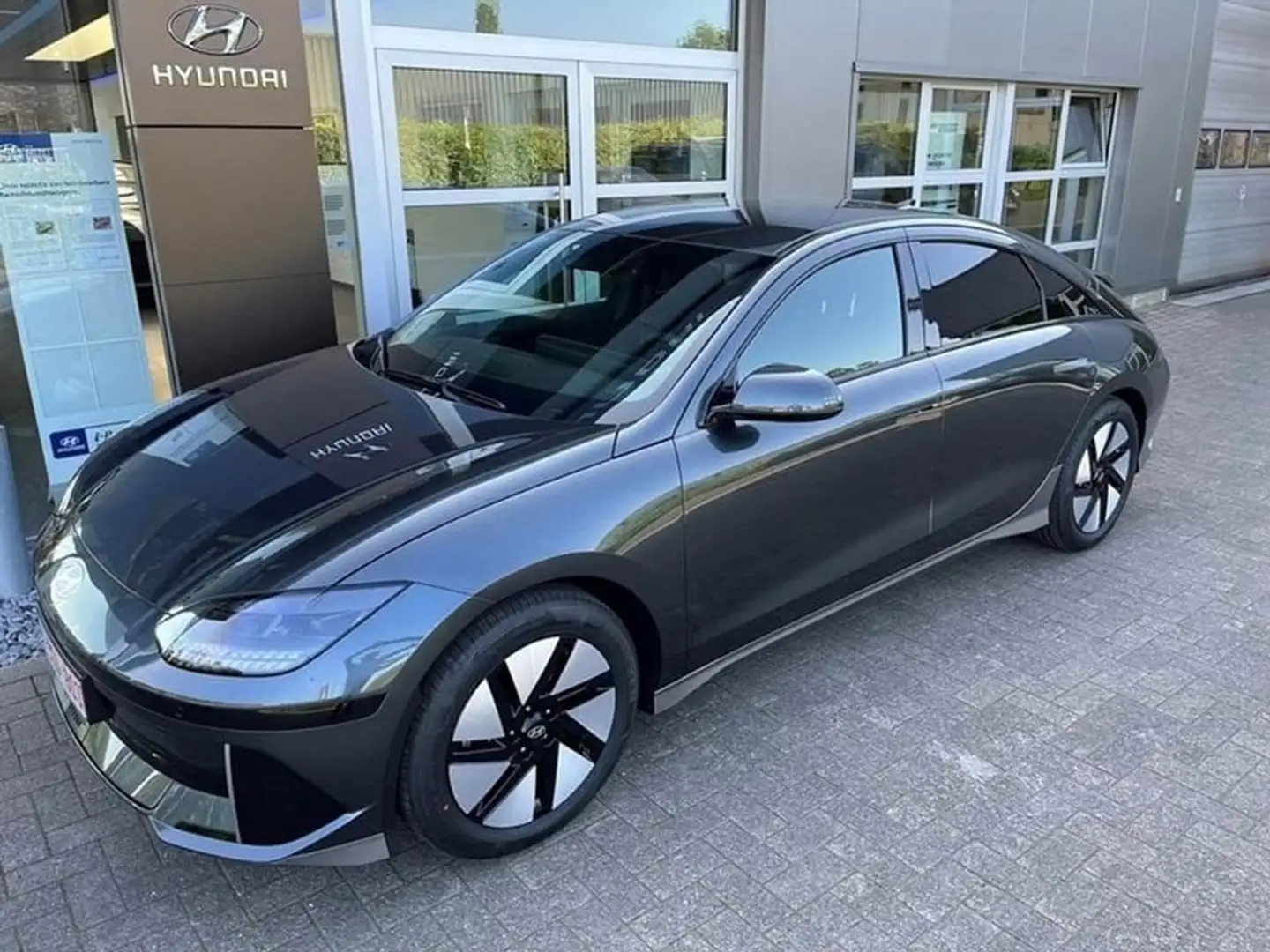 Hyundai IONIQ 6 EV 77kw Core Plus Gris - 1