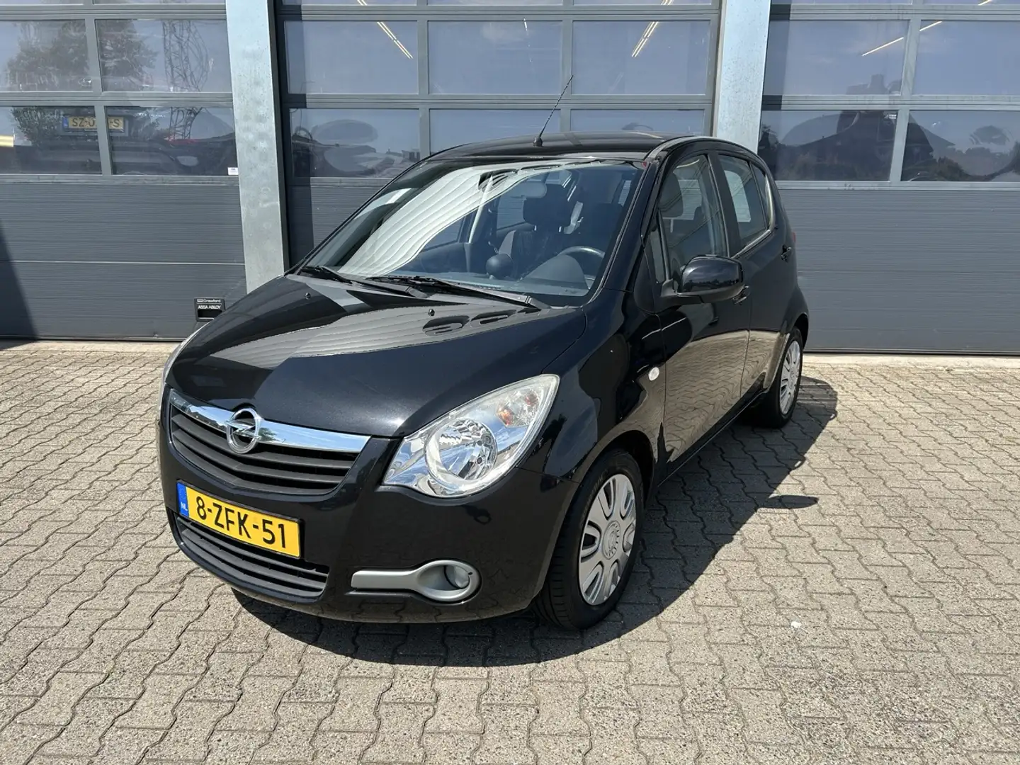 Opel Agila 1.2 16V 94pk Edition Zwart - 1
