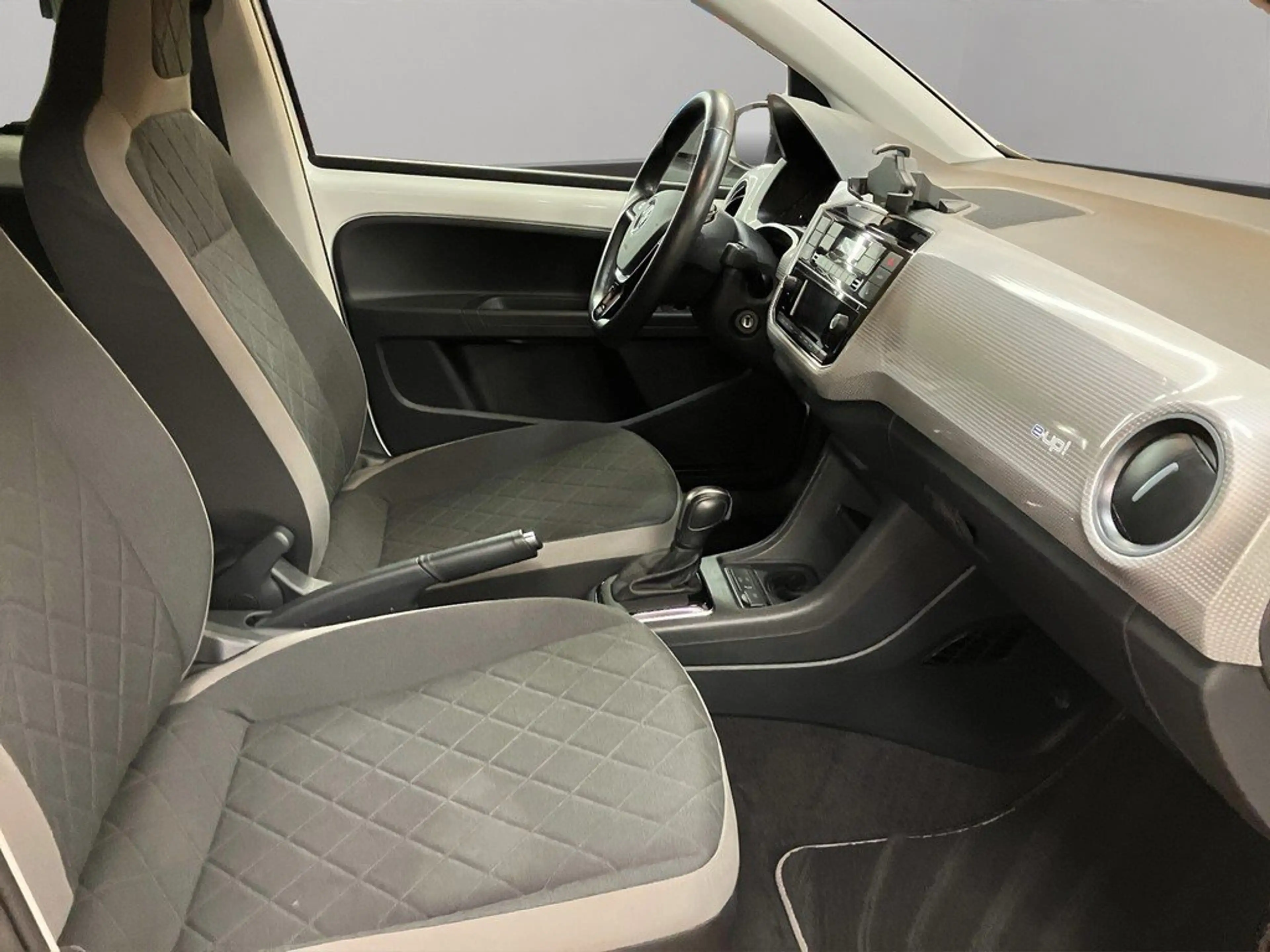 Volkswagen e-up! move up! 61 kW Klima — photo 7