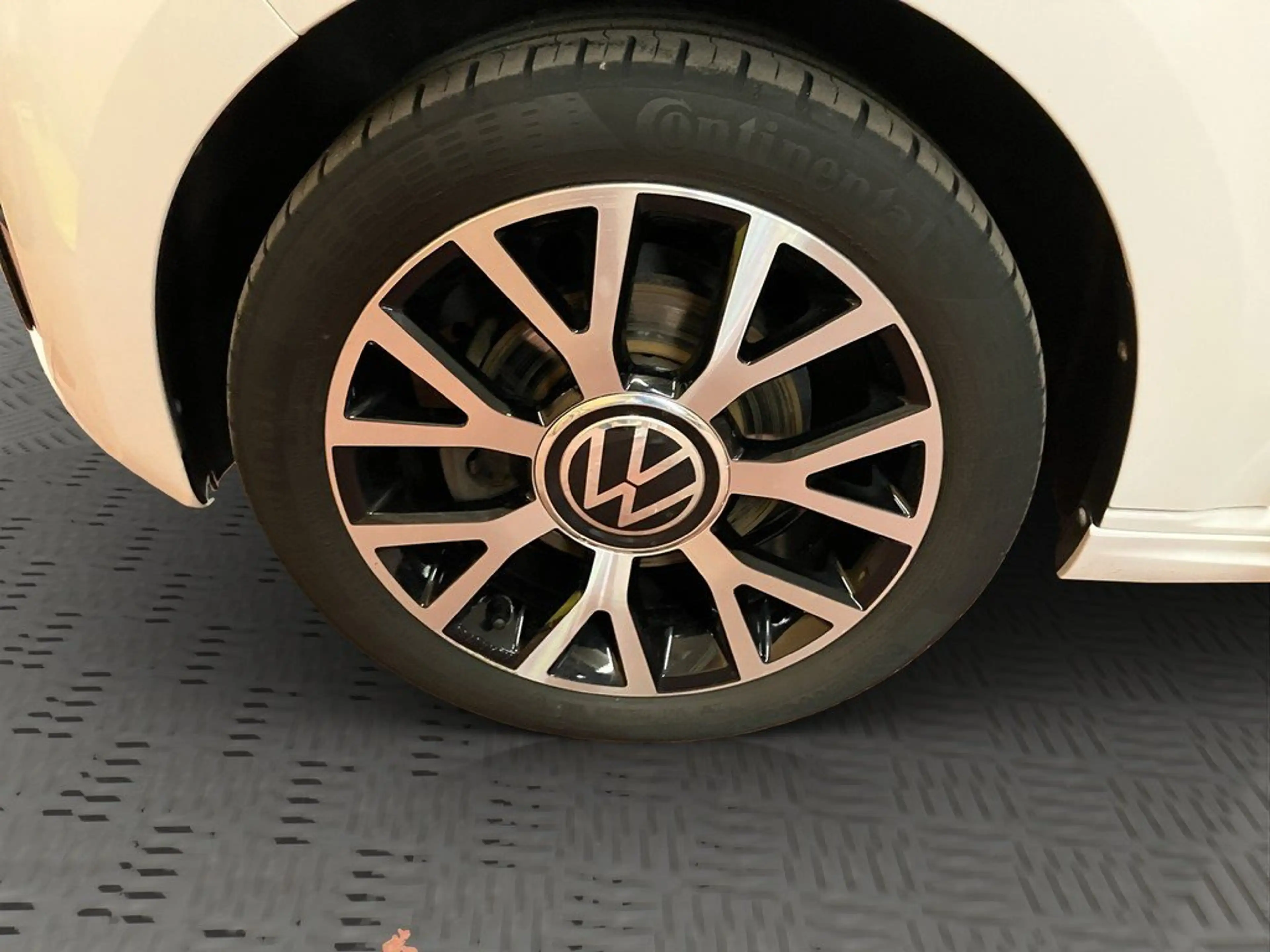 Volkswagen e-up! move up! 61 kW Klima — photo 14