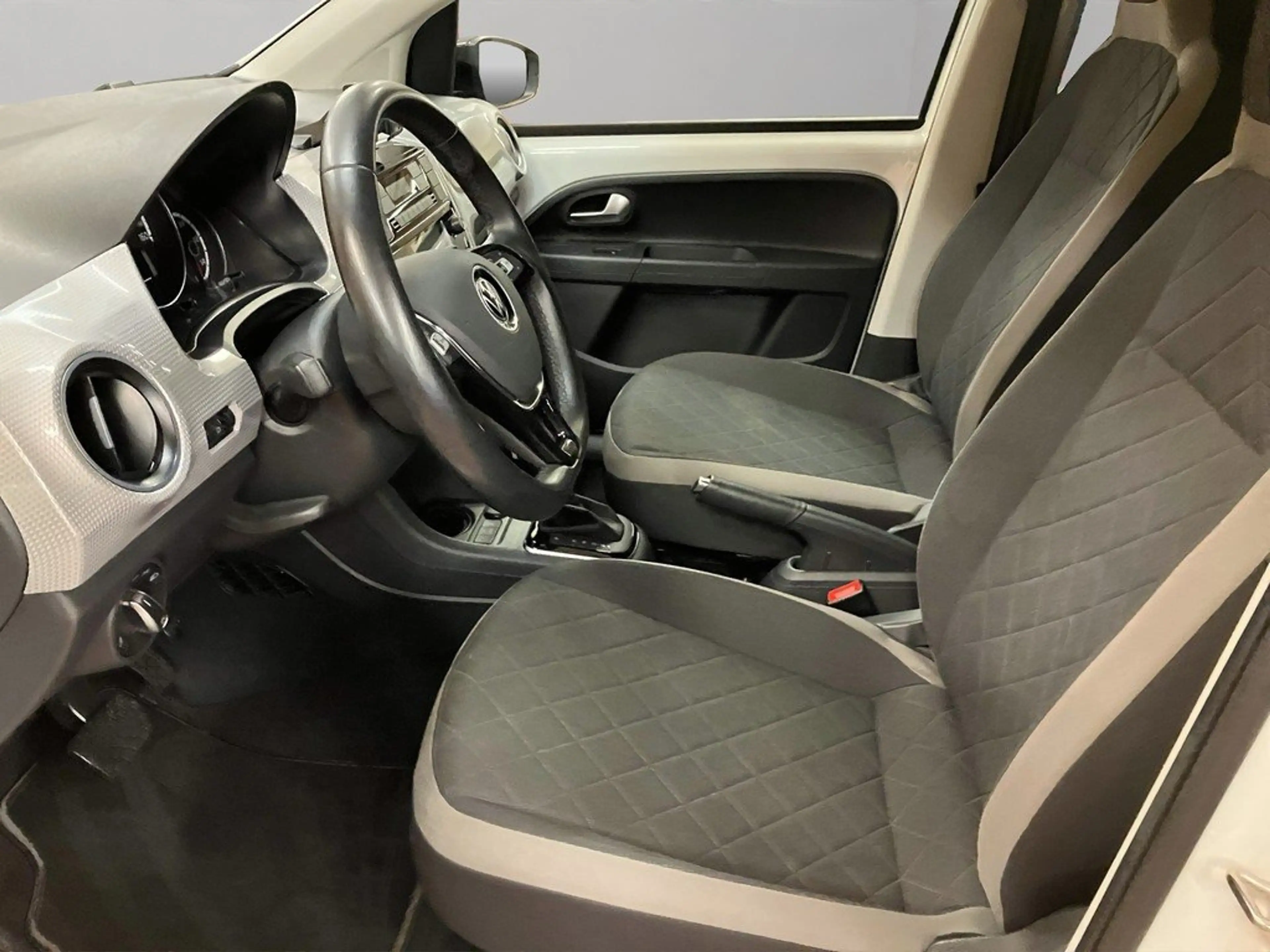 Volkswagen e-up! move up! 61 kW Klima — photo 12